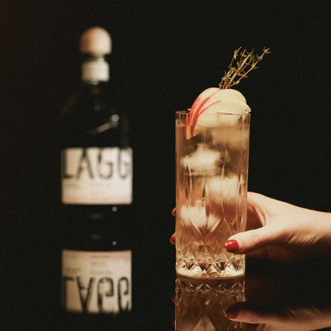 peat and apple fizz cocktail